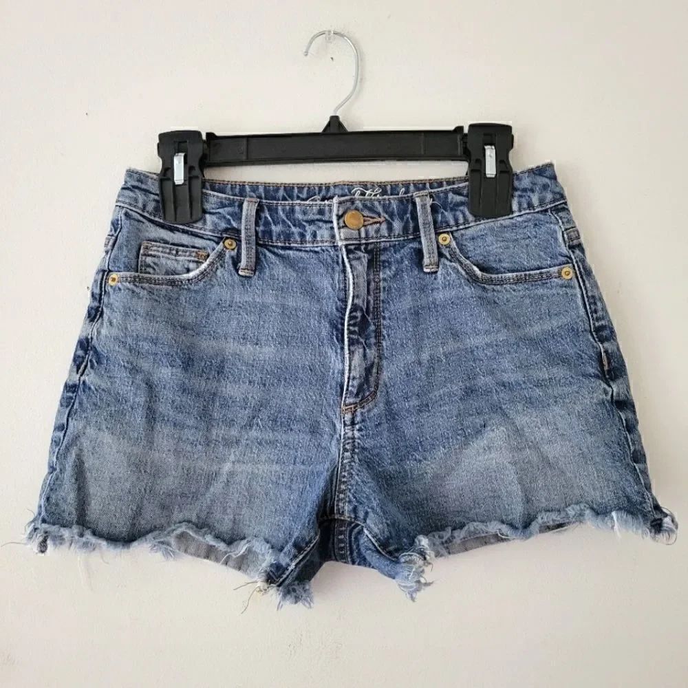 Universal Thread High Rise Shortie Cut Offs 4/27r